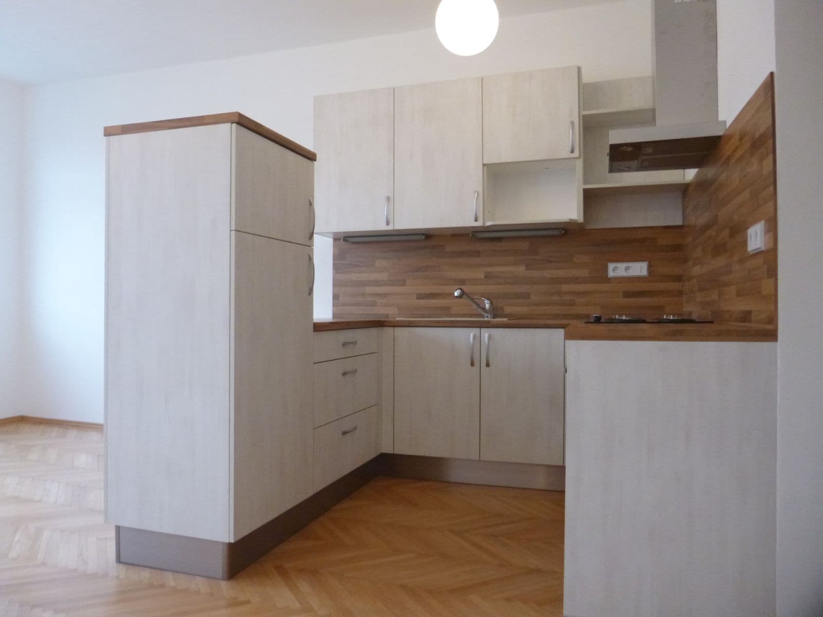 1 bedroom with open-plan kitchen flat to rent, 60 m², Bělohorská, Prague, Prague 1 bedroom with open-plan kitchen flat to rent, 60 m², Bělohorská, Prague, Prague