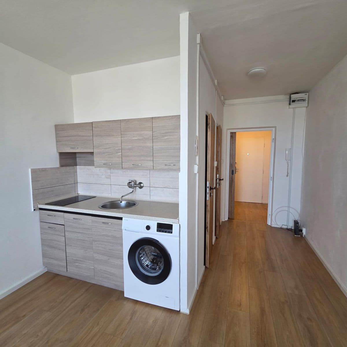 Studio flat to rent, 28 m², Jabloňová, Prague, Prague Studio flat to rent, 28 m², Jabloňová, Prague, Prague