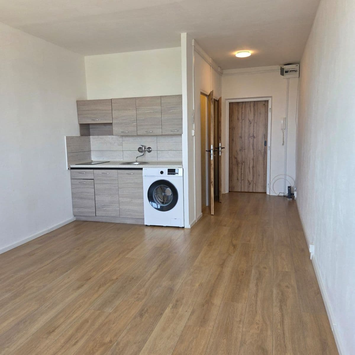 Studio flat to rent, 28 m², Jabloňová, Prague, Prague Studio flat to rent, 28 m², Jabloňová, Prague, Prague