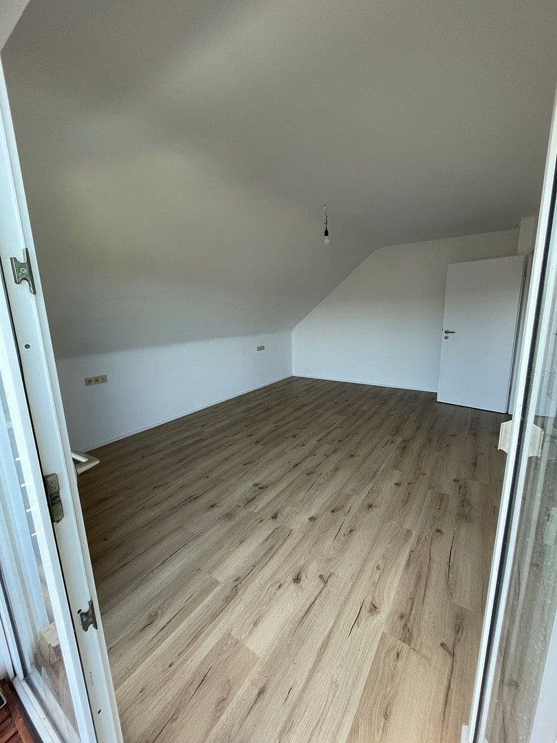1 bedroom with open-plan kitchen flat to rent, 75 m², Wiesweg 50, Eltville am Rhein, Hesse 1 bedroom with open-plan kitchen flat to rent, 75 m², Wiesweg 50, Eltville am Rhein, Hesse