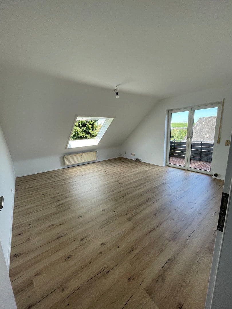 1 bedroom with open-plan kitchen flat to rent, 75 m², Wiesweg 50, Eltville am Rhein, Hesse 1 bedroom with open-plan kitchen flat to rent, 75 m², Wiesweg 50, Eltville am Rhein, Hesse