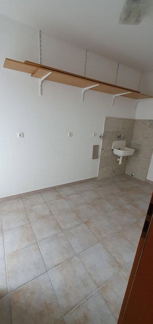 4 bedroom flat to rent, 145 m², Hirschaid, Bavaria 4 bedroom flat to rent, 145 m², Hirschaid, Bavaria