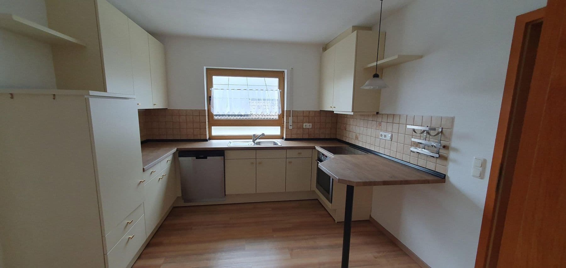 4 bedroom flat to rent, 145 m², Hirschaid, Bavaria 4 bedroom flat to rent, 145 m², Hirschaid, Bavaria