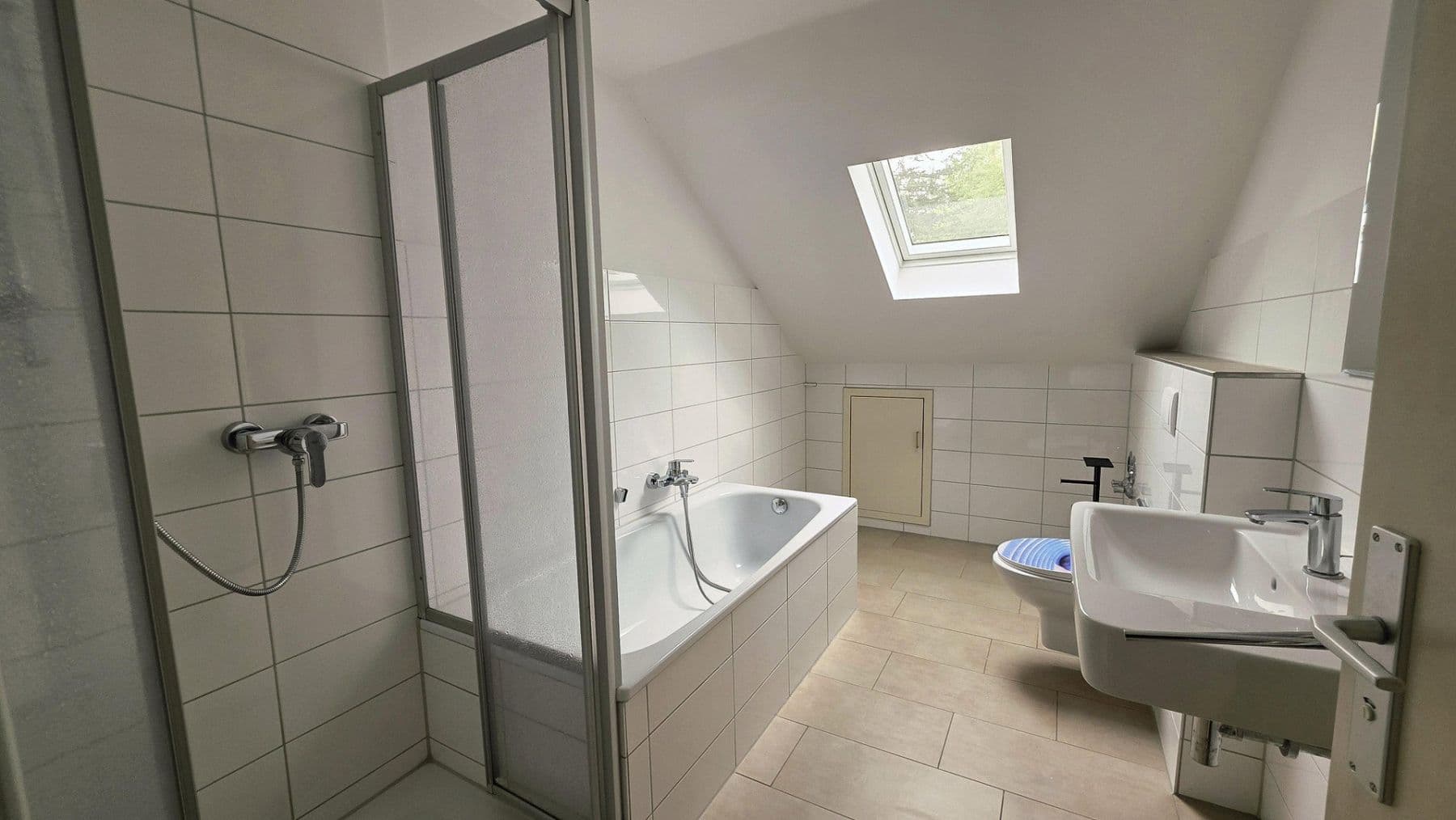 house for sale, 367 m², Bielefeld, North Rhine-Westphalia house for sale, 367 m², Bielefeld, North Rhine-Westphalia