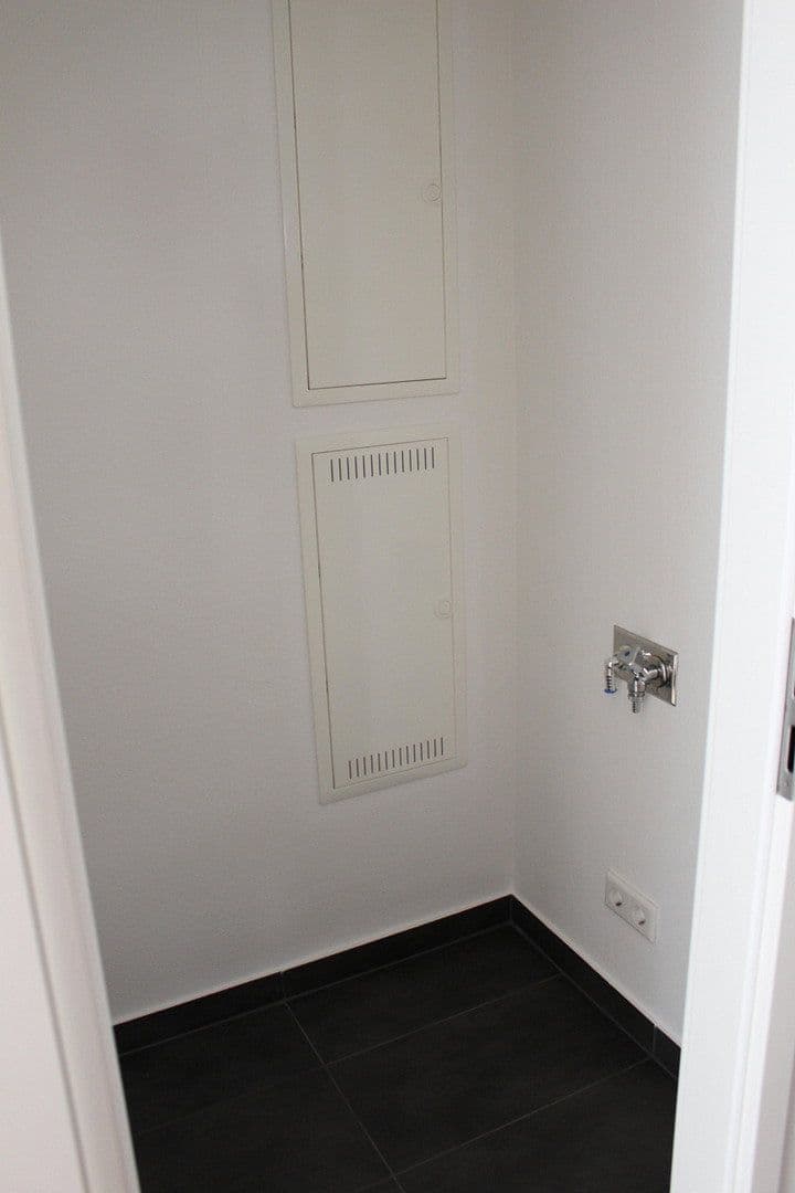 3 bedroom flat to rent, 89 m², Strubbergstraße 48, Frankfurt (Main) - Rödelheim, Hesse 3 bedroom flat to rent, 89 m², Strubbergstraße 48, Frankfurt (Main) - Rödelheim, Hesse