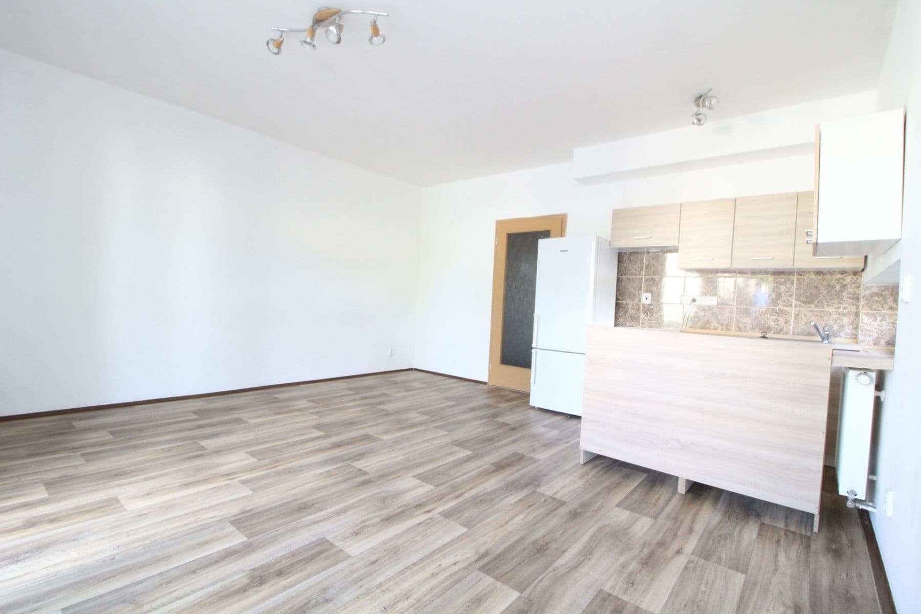Studio flat to rent, 42 m², Ohradní, Kamenice, Středočeský Region Studio flat to rent, 42 m², Ohradní, Kamenice, Středočeský Region