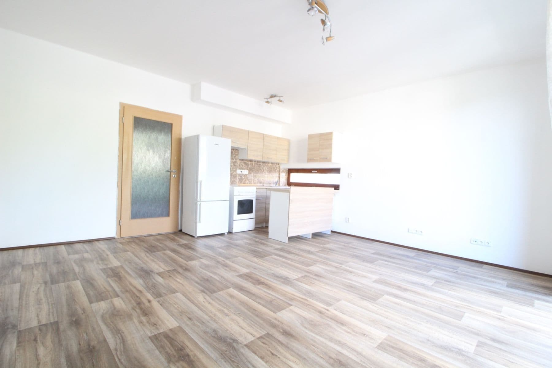 Studio flat to rent, 42 m², Ohradní, Kamenice, Středočeský Region Studio flat to rent, 42 m², Ohradní, Kamenice, Středočeský Region