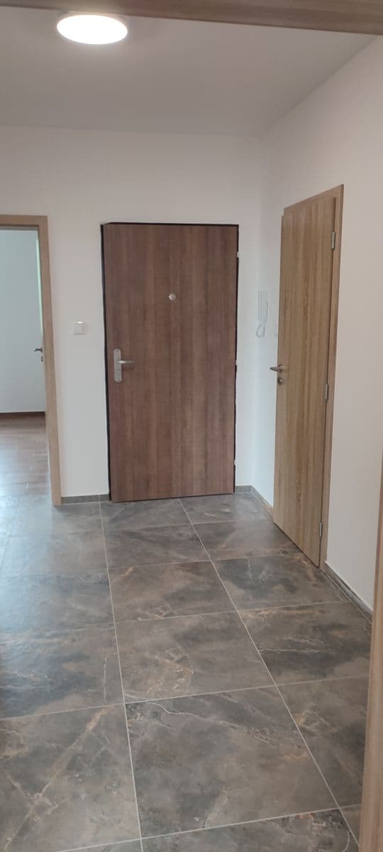 2 bedroom with open-plan kitchen flat to rent, 70 m², Polerady, Středočeský Region 2 bedroom with open-plan kitchen flat to rent, 70 m², Polerady, Středočeský Region