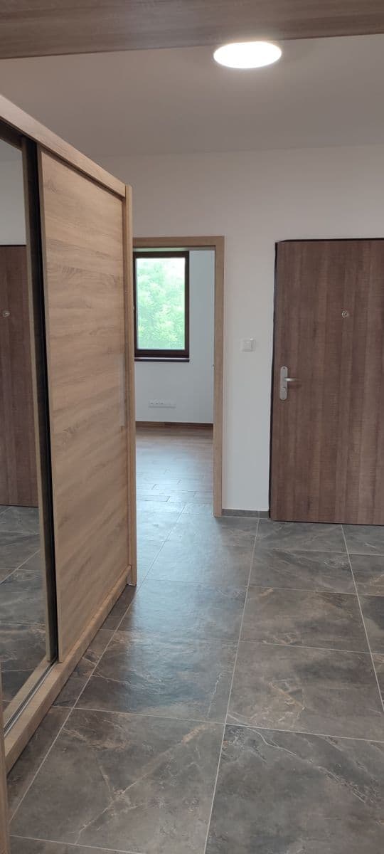2 bedroom with open-plan kitchen flat to rent, 70 m², Polerady, Středočeský Region 2 bedroom with open-plan kitchen flat to rent, 70 m², Polerady, Středočeský Region