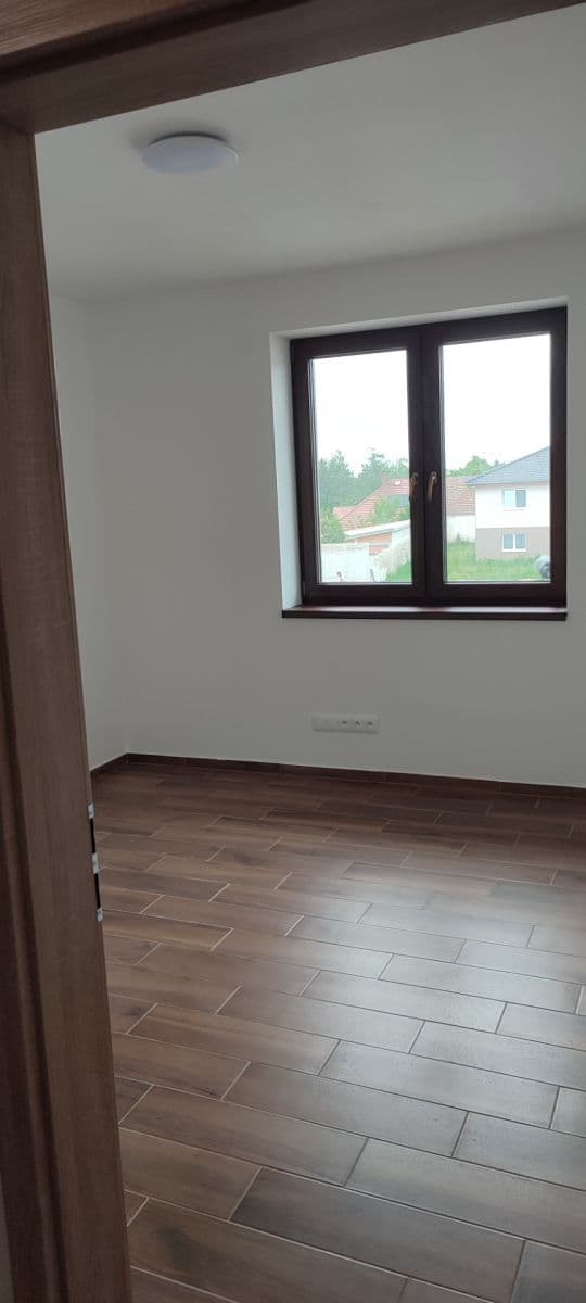 2 bedroom with open-plan kitchen flat to rent, 70 m², Polerady, Středočeský Region 2 bedroom with open-plan kitchen flat to rent, 70 m², Polerady, Středočeský Region