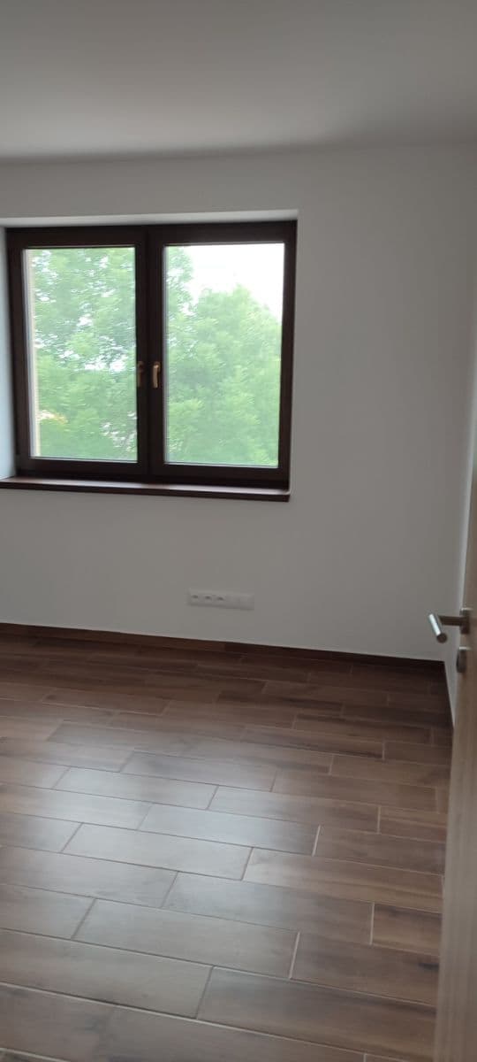 2 bedroom with open-plan kitchen flat to rent, 70 m², Polerady, Středočeský Region 2 bedroom with open-plan kitchen flat to rent, 70 m², Polerady, Středočeský Region