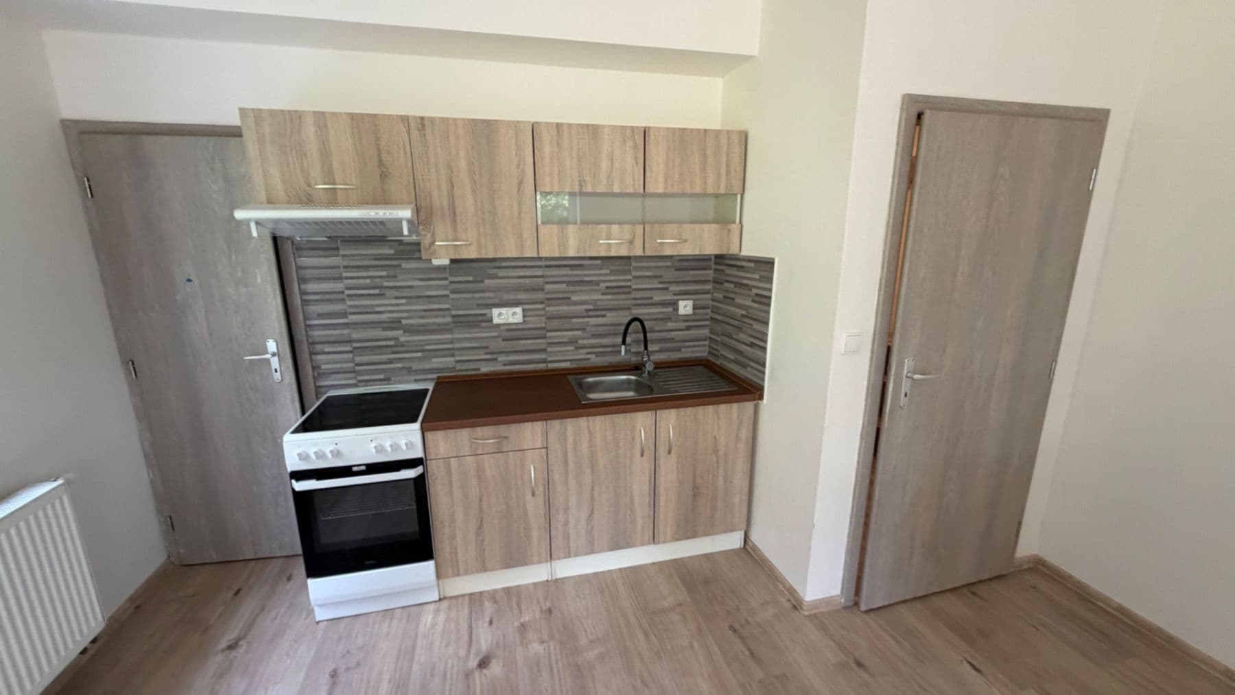 Studio flat to rent, 33 m², Divišov, Středočeský Region Studio flat to rent, 33 m², Divišov, Středočeský Region