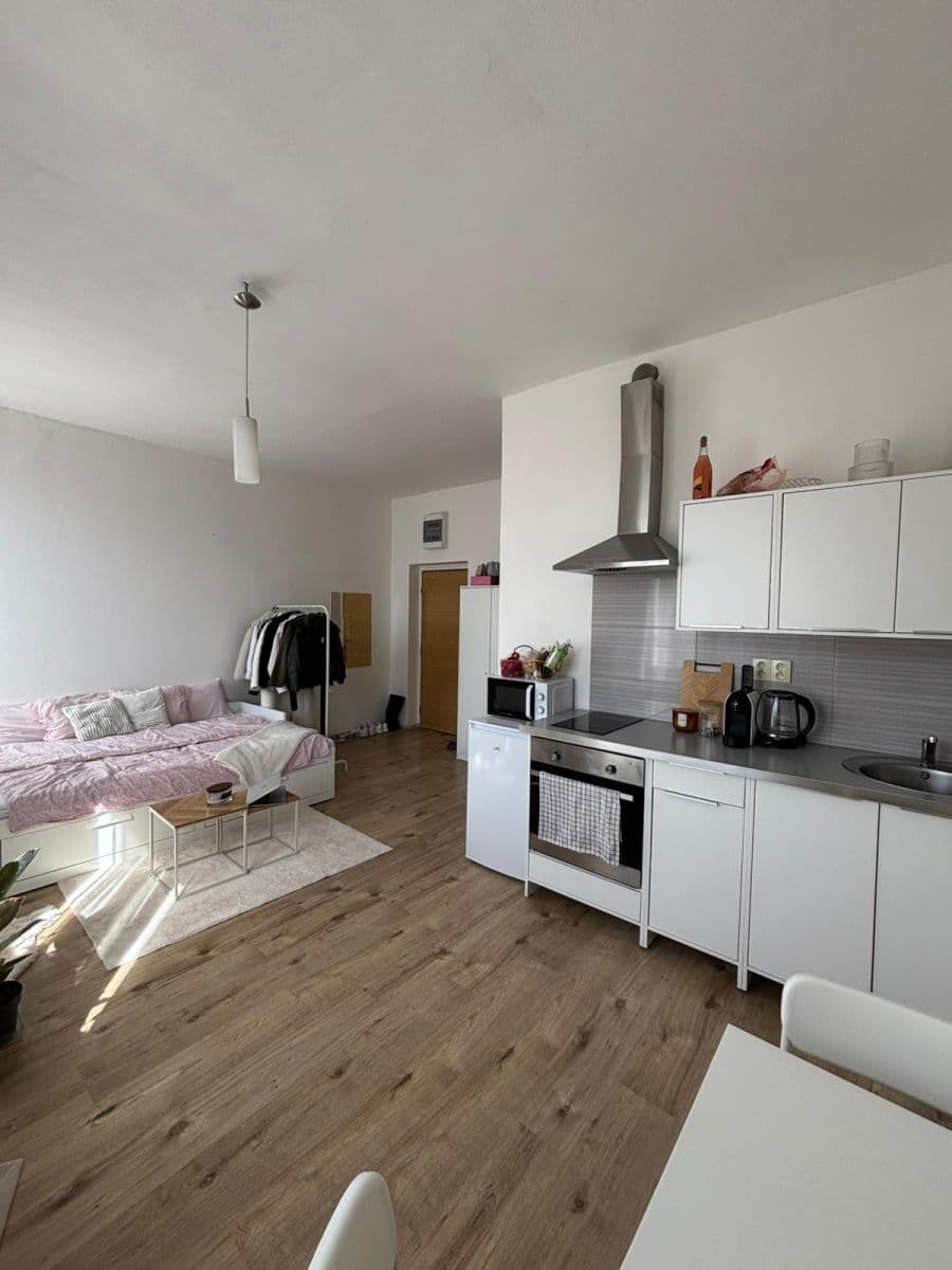 Small studio flat to rent, 24 m², Husova tř., České Budějovice, Jihočeský Region Small studio flat to rent, 24 m², Husova tř., České Budějovice, Jihočeský Region