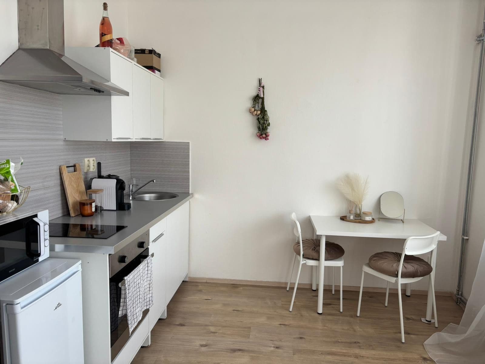 Small studio flat to rent, 24 m², Husova tř., České Budějovice, Jihočeský Region Small studio flat to rent, 24 m², Husova tř., České Budějovice, Jihočeský Region