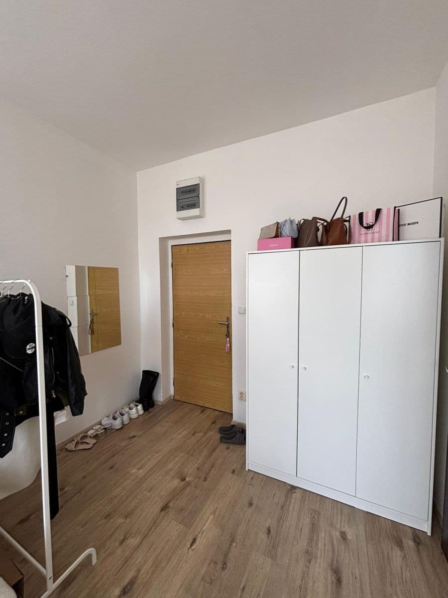 Small studio flat to rent, 24 m², Husova tř., České Budějovice, Jihočeský Region Small studio flat to rent, 24 m², Husova tř., České Budějovice, Jihočeský Region