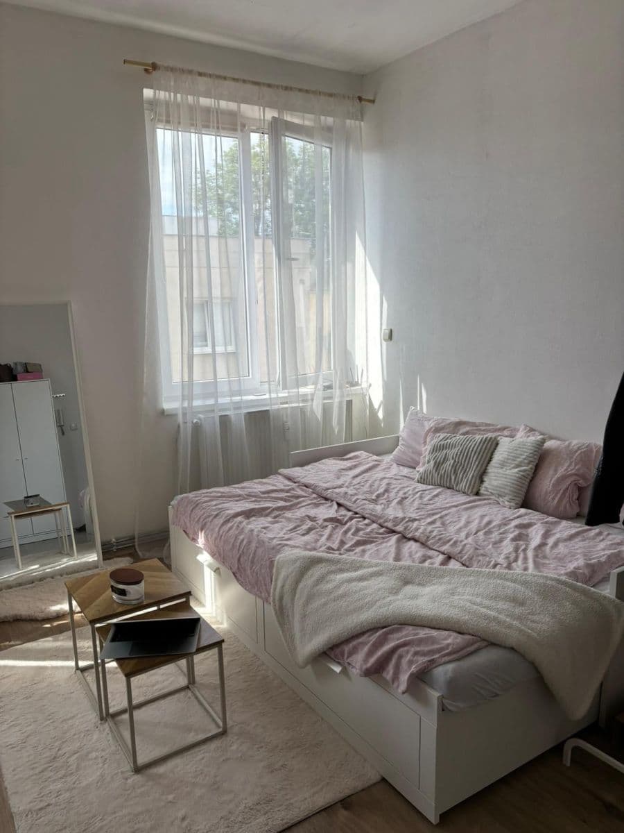 Small studio flat to rent, 24 m², Husova tř., České Budějovice, Jihočeský Region Small studio flat to rent, 24 m², Husova tř., České Budějovice, Jihočeský Region