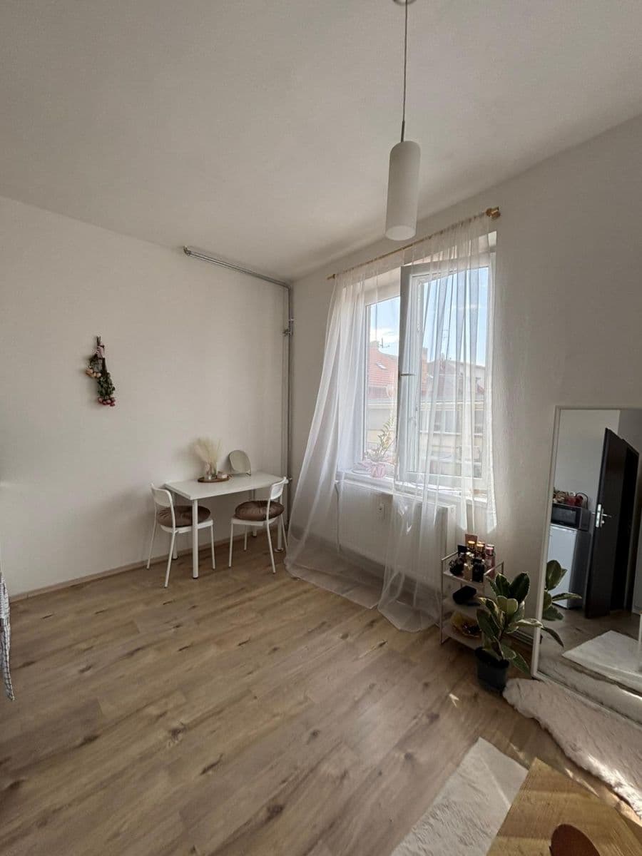 Small studio flat to rent, 24 m², Husova tř., České Budějovice, Jihočeský Region Small studio flat to rent, 24 m², Husova tř., České Budějovice, Jihočeský Region