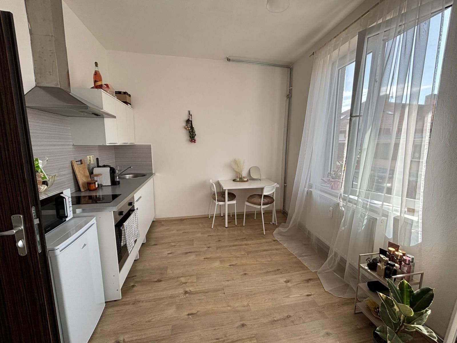 Small studio flat to rent, 24 m², Husova tř., České Budějovice, Jihočeský Region Small studio flat to rent, 24 m², Husova tř., České Budějovice, Jihočeský Region