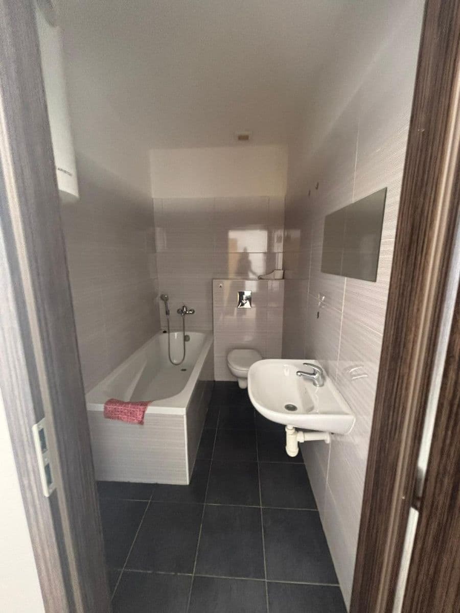 Small studio flat to rent, 24 m², Husova tř., České Budějovice, Jihočeský Region Small studio flat to rent, 24 m², Husova tř., České Budějovice, Jihočeský Region
