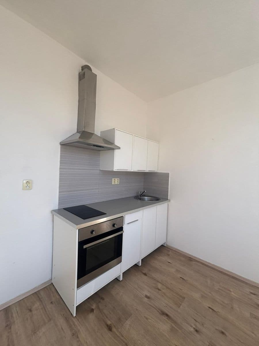 Small studio flat to rent, 24 m², Husova tř., České Budějovice, Jihočeský Region Small studio flat to rent, 24 m², Husova tř., České Budějovice, Jihočeský Region