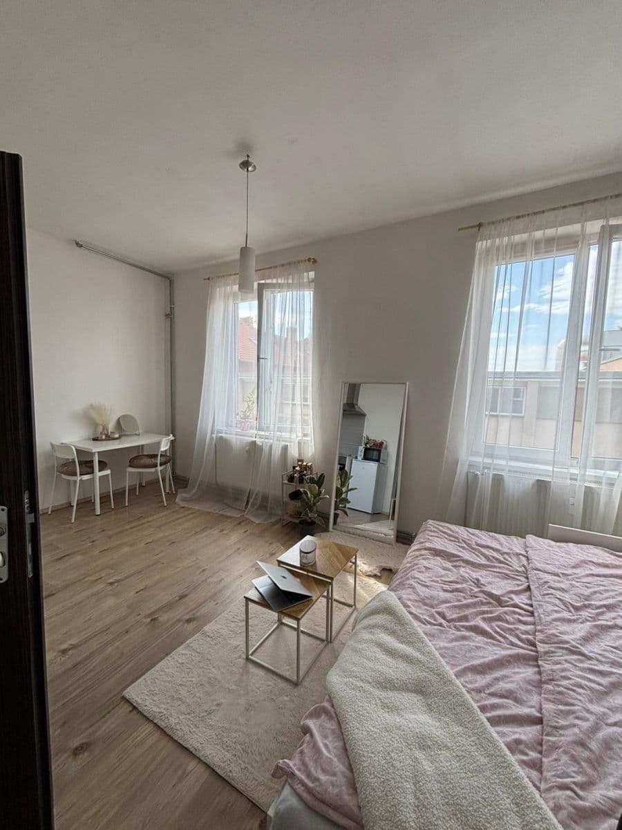 Small studio flat to rent, 24 m², Husova tř., České Budějovice, Jihočeský Region Small studio flat to rent, 24 m², Husova tř., České Budějovice, Jihočeský Region