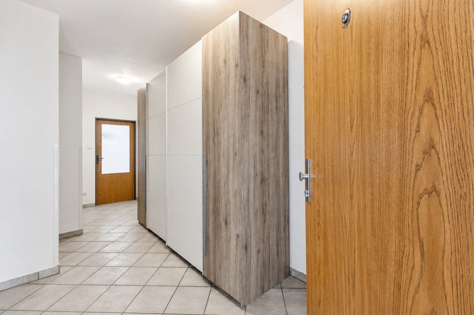 Studio flat to rent, 50 m², Kmochova, Hostivice, Středočeský Region Studio flat to rent, 50 m², Kmochova, Hostivice, Středočeský Region
