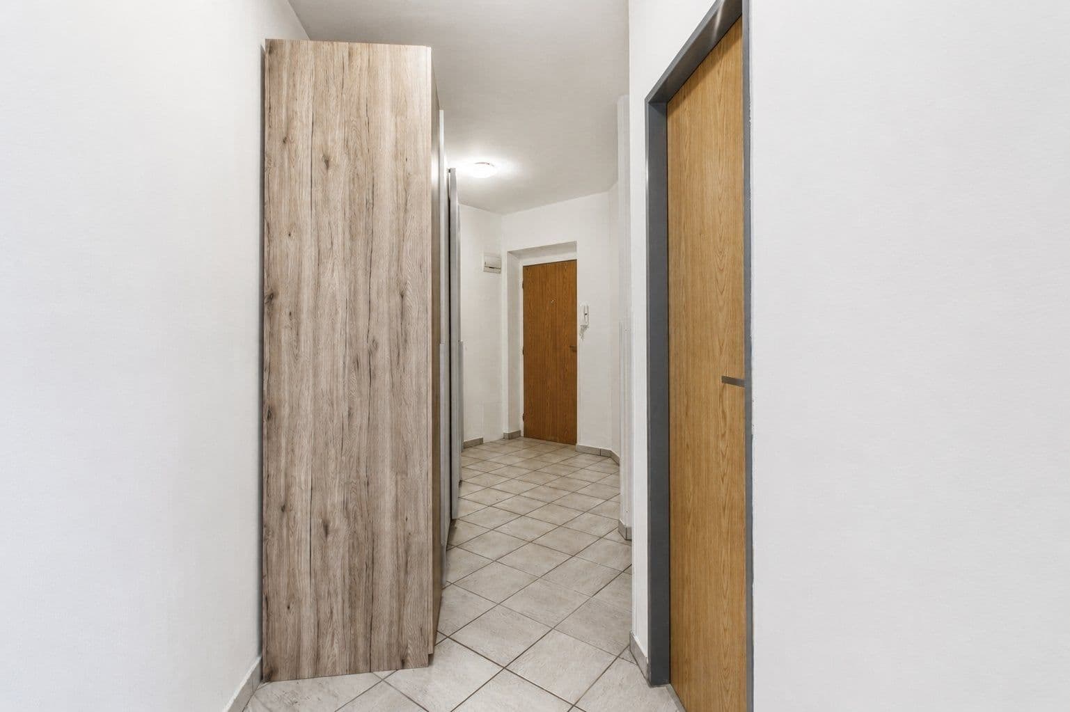 Studio flat to rent, 50 m², Kmochova, Hostivice, Středočeský Region Studio flat to rent, 50 m², Kmochova, Hostivice, Středočeský Region
