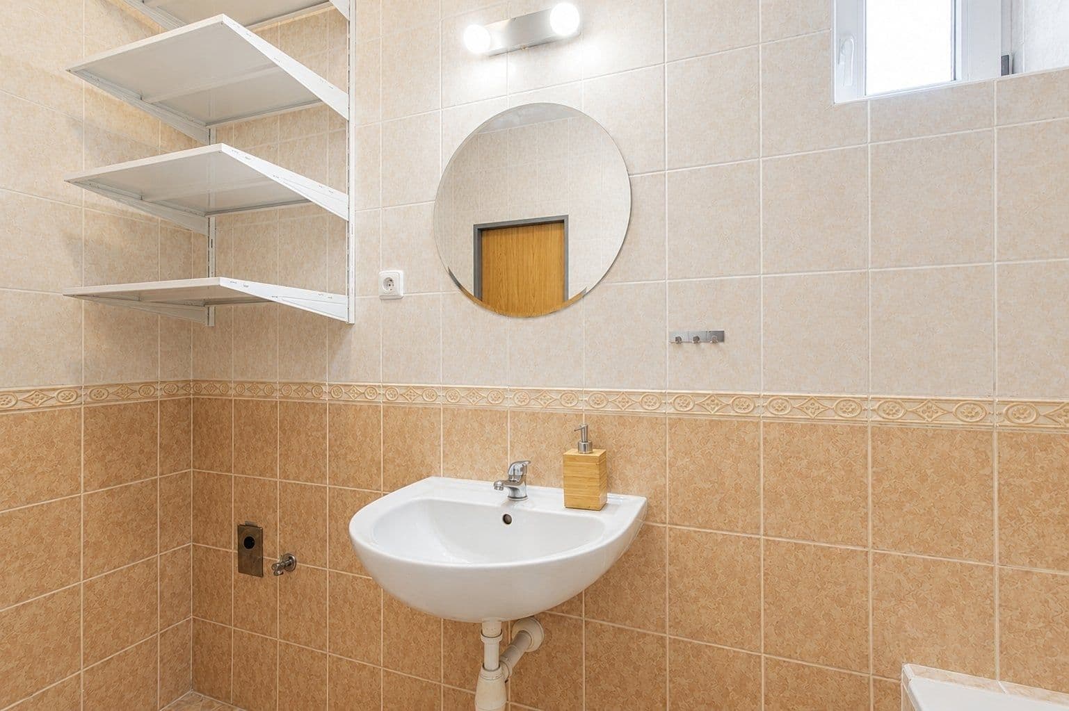 Studio flat to rent, 50 m², Kmochova, Hostivice, Středočeský Region Studio flat to rent, 50 m², Kmochova, Hostivice, Středočeský Region