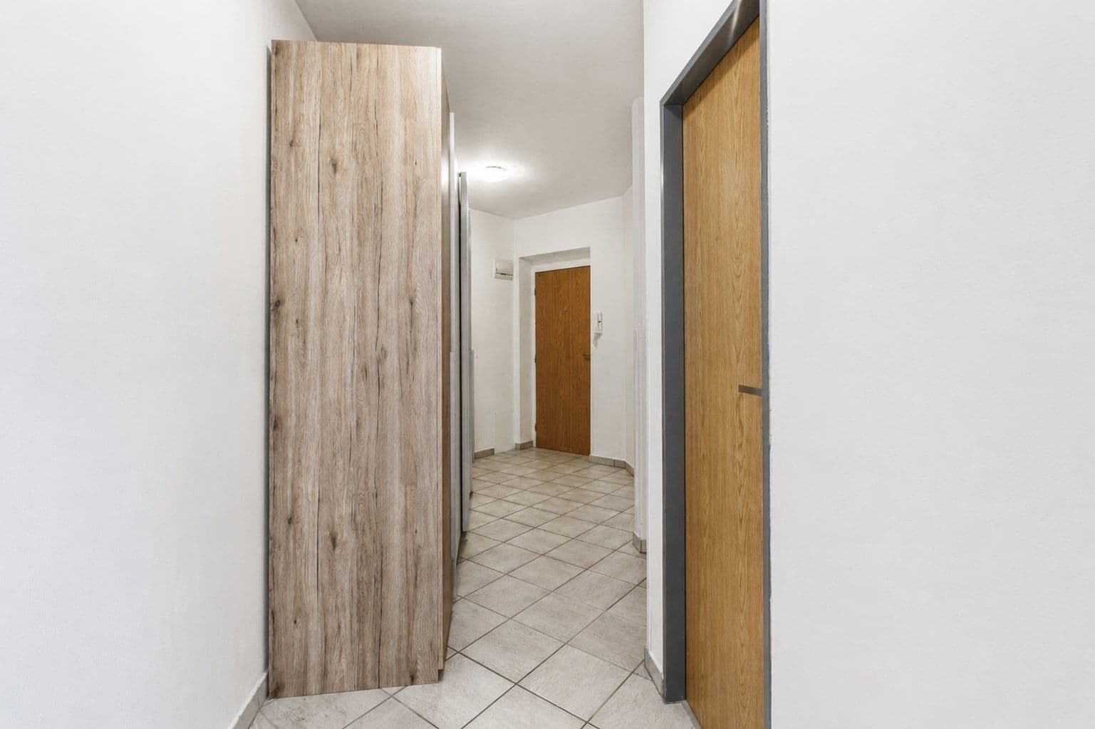 Studio flat to rent, 50 m², Kmochova, Hostivice, Středočeský Region Studio flat to rent, 50 m², Kmochova, Hostivice, Středočeský Region