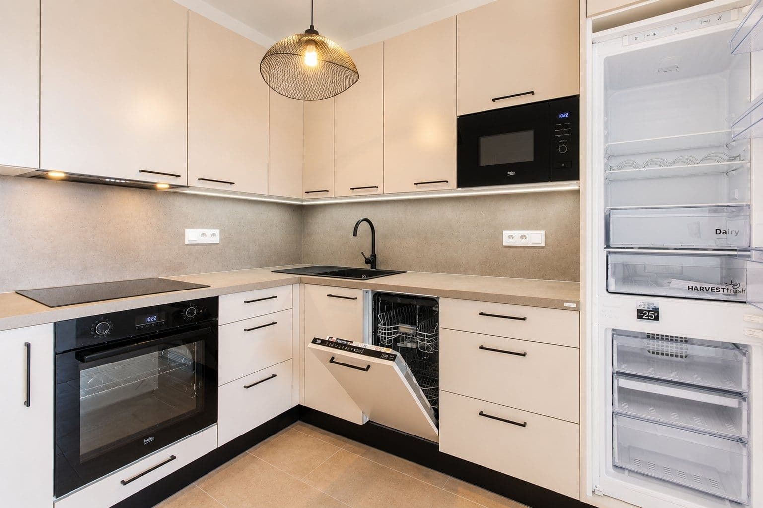 2 bedroom with open-plan kitchen flat to rent, 66 m², Arnošta Staňka, Prague, Prague 2 bedroom with open-plan kitchen flat to rent, 66 m², Arnošta Staňka, Prague, Prague