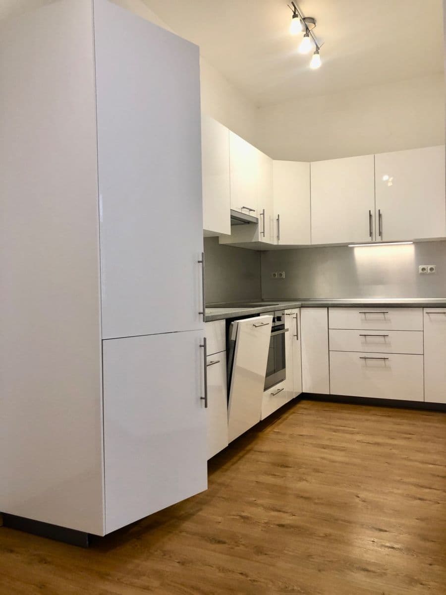 2 bedroom with open-plan kitchen flat to rent, 75 m², Na Celné, Prague, Prague 2 bedroom with open-plan kitchen flat to rent, 75 m², Na Celné, Prague, Prague