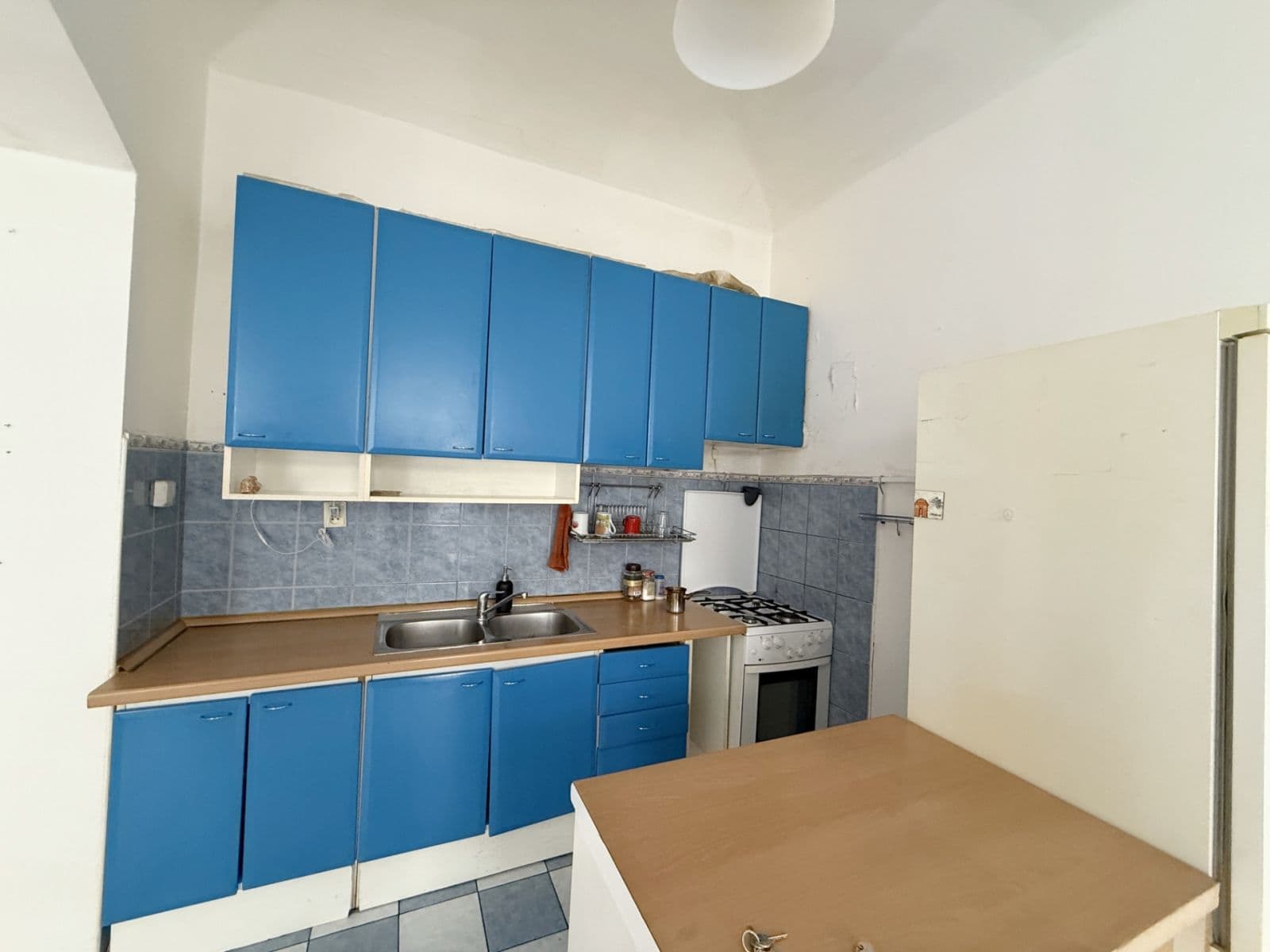 3 bedroom with open-plan kitchen flat to rent, 90 m², Sevastopolská, Prague, Prague 3 bedroom with open-plan kitchen flat to rent, 90 m², Sevastopolská, Prague, Prague