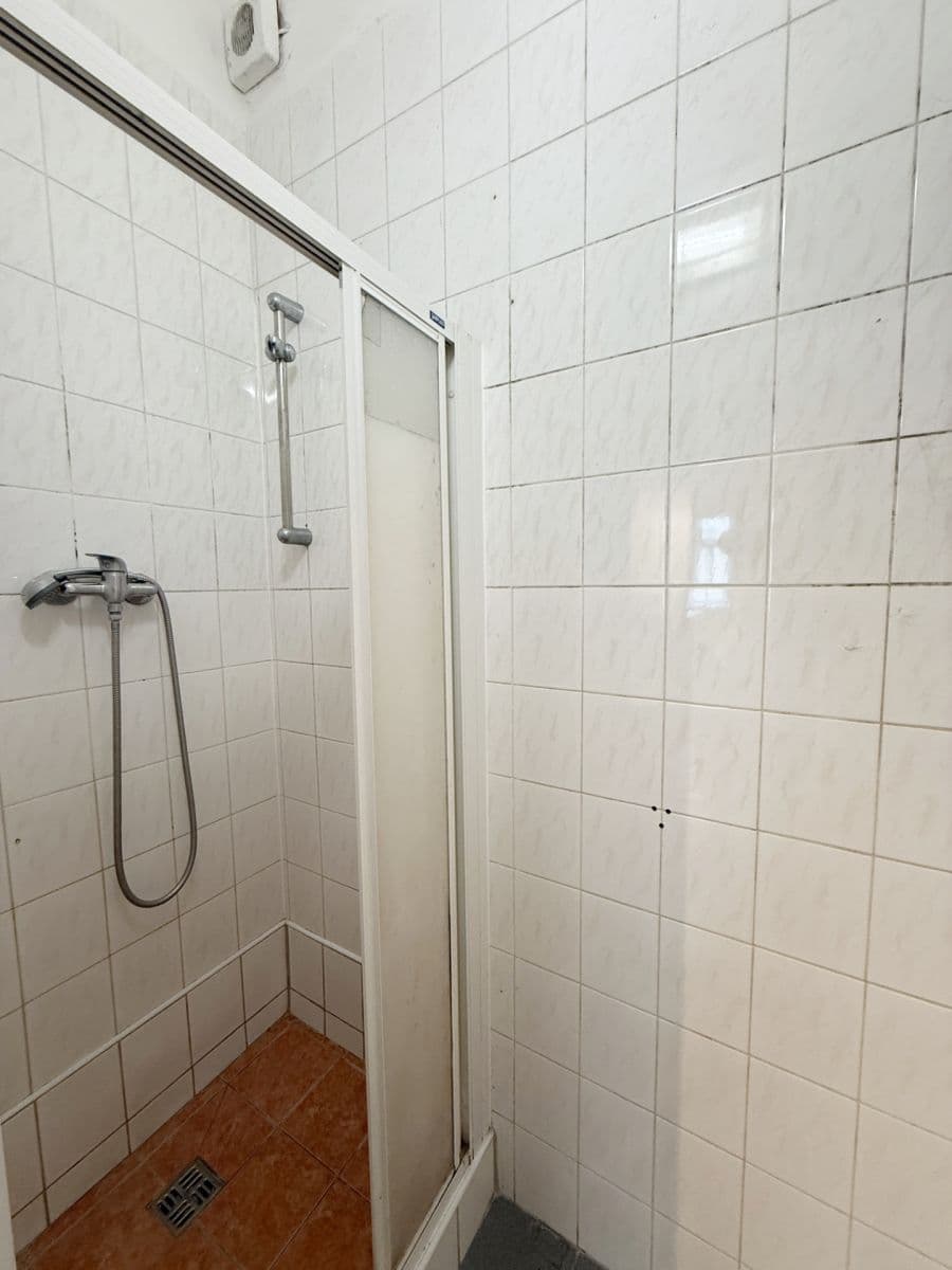 3 bedroom with open-plan kitchen flat to rent, 90 m², Sevastopolská, Prague, Prague 3 bedroom with open-plan kitchen flat to rent, 90 m², Sevastopolská, Prague, Prague