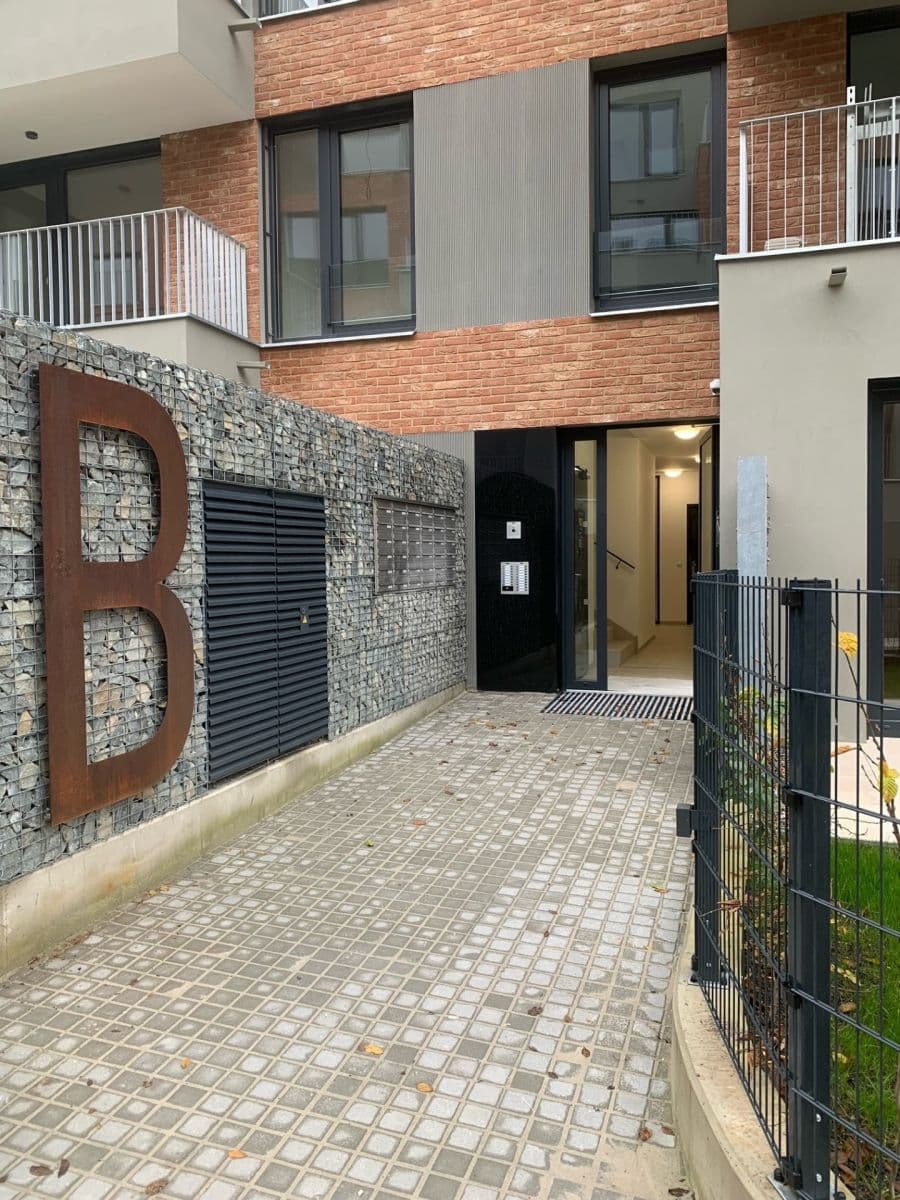 1 bedroom with open-plan kitchen flat to rent, 70 m², Michelská, Prague, Prague 1 bedroom with open-plan kitchen flat to rent, 70 m², Michelská, Prague, Prague