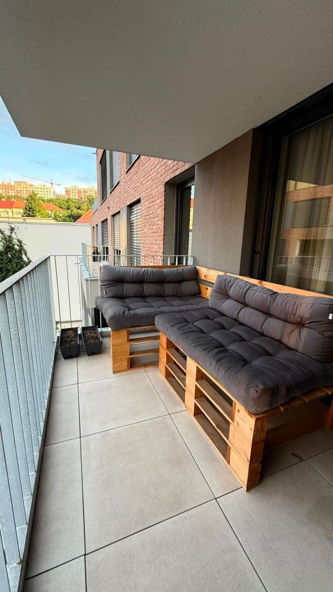 1 bedroom with open-plan kitchen flat to rent, 70 m², Michelská, Prague, Prague 1 bedroom with open-plan kitchen flat to rent, 70 m², Michelská, Prague, Prague