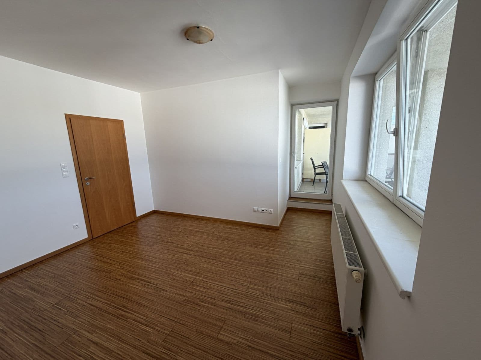 2 bedroom with open-plan kitchen flat to rent, 120 m², Palackého třída, Brno, Jihomoravský Region 2 bedroom with open-plan kitchen flat to rent, 120 m², Palackého třída, Brno, Jihomoravský Region