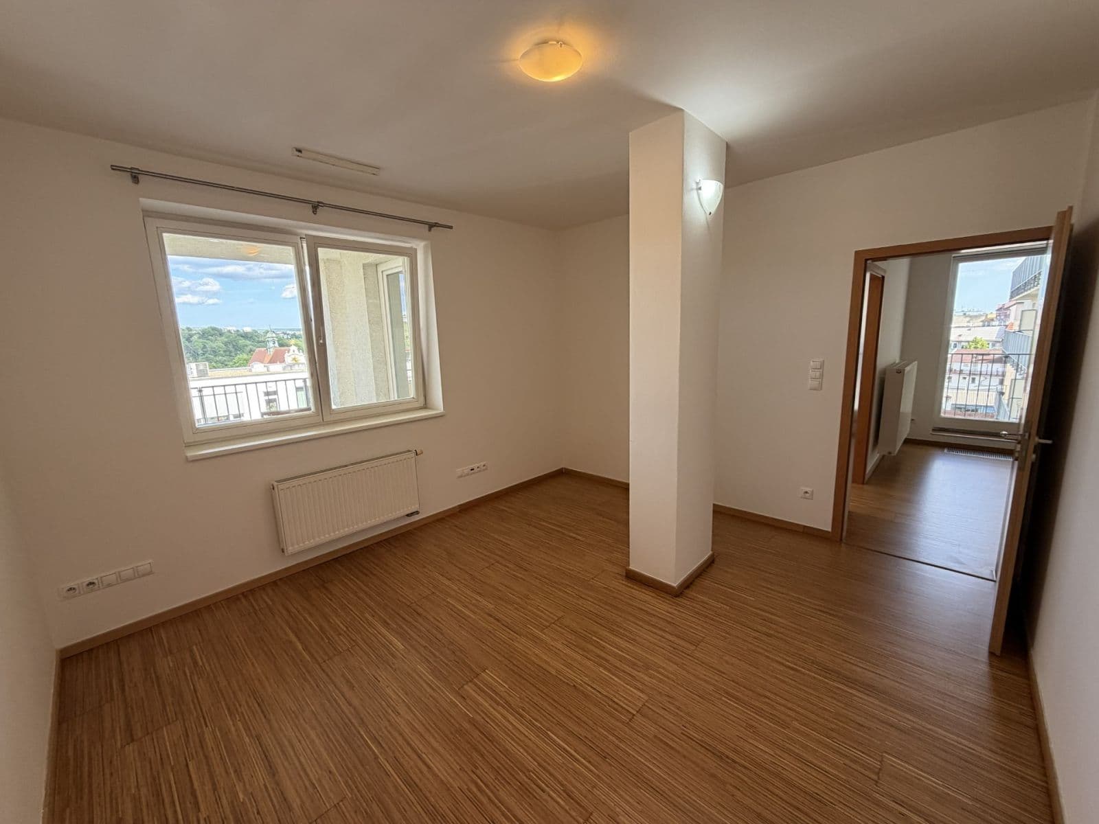 2 bedroom with open-plan kitchen flat to rent, 120 m², Palackého třída, Brno, Jihomoravský Region 2 bedroom with open-plan kitchen flat to rent, 120 m², Palackého třída, Brno, Jihomoravský Region