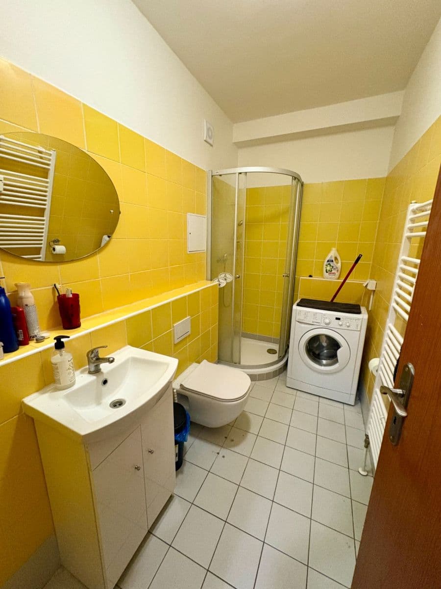 Studio flat to rent, 34 m², Na Kopečku, Prague, Prague Studio flat to rent, 34 m², Na Kopečku, Prague, Prague