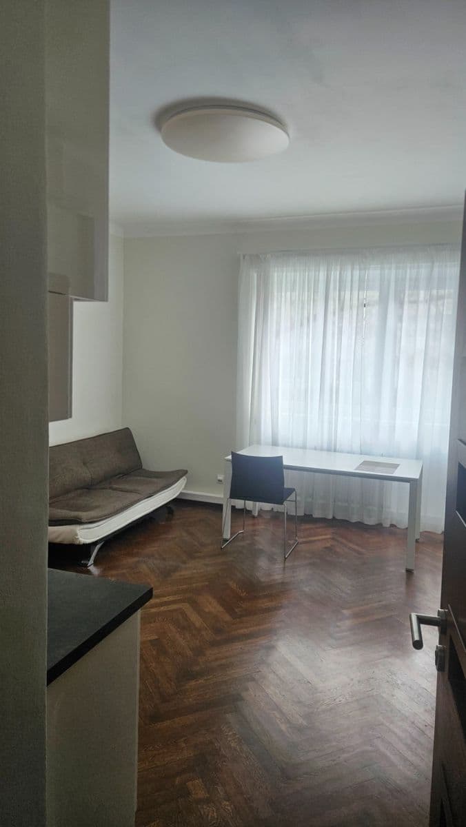 2 bedroom with open-plan kitchen flat to rent, 72 m², 5. května, Prague, Prague 2 bedroom with open-plan kitchen flat to rent, 72 m², 5. května, Prague, Prague