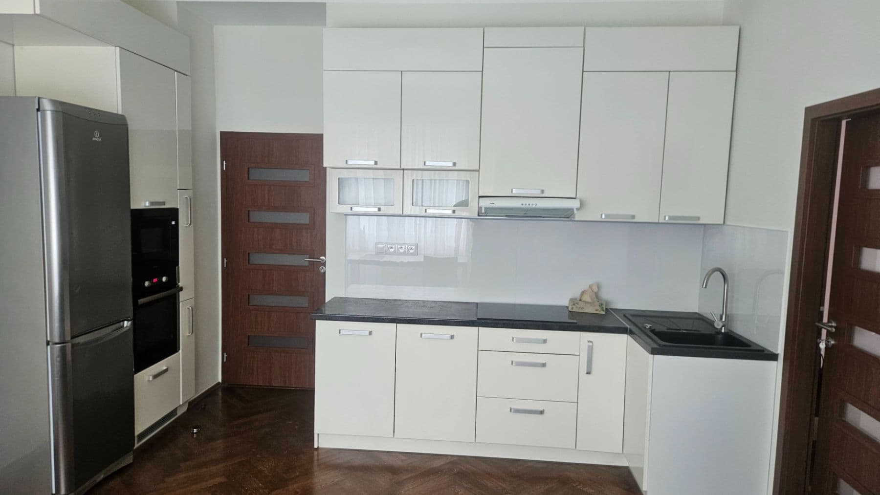 2 bedroom with open-plan kitchen flat to rent, 72 m², 5. května, Prague, Prague 2 bedroom with open-plan kitchen flat to rent, 72 m², 5. května, Prague, Prague