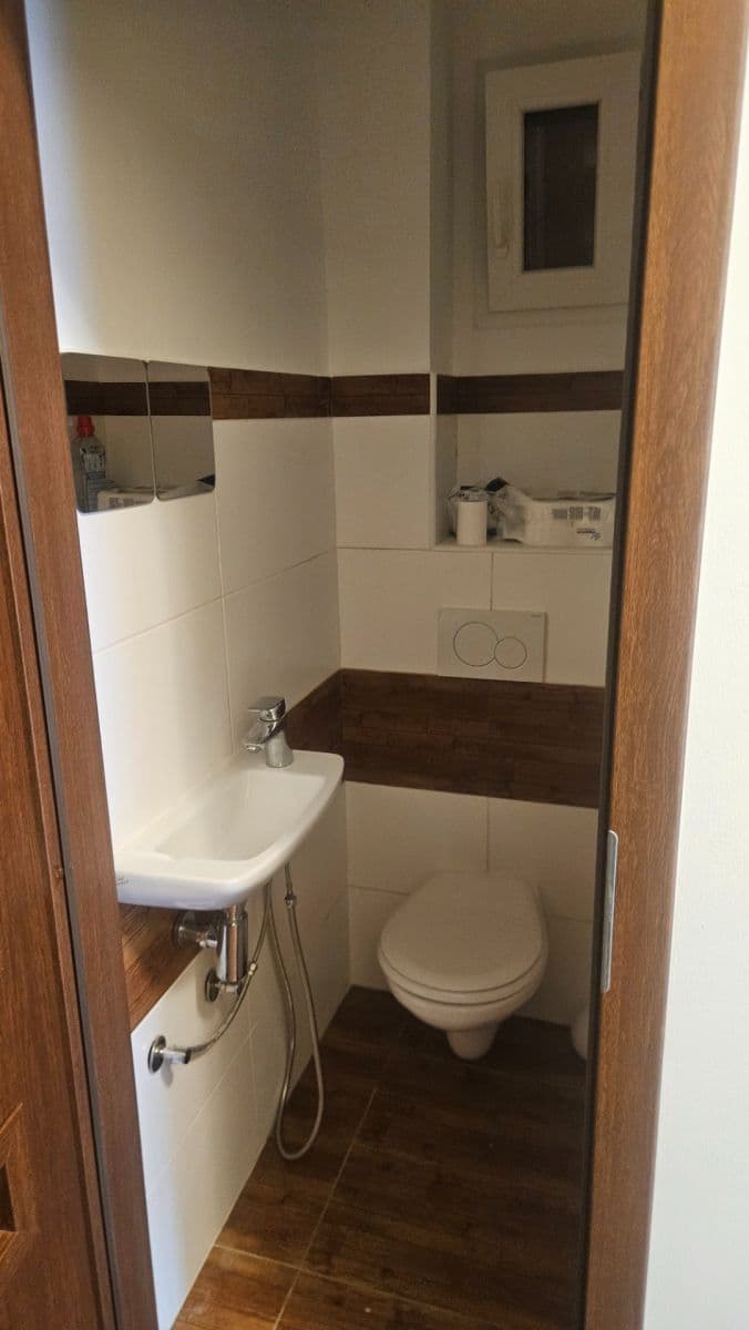 2 bedroom with open-plan kitchen flat to rent, 72 m², 5. května, Prague, Prague 2 bedroom with open-plan kitchen flat to rent, 72 m², 5. května, Prague, Prague