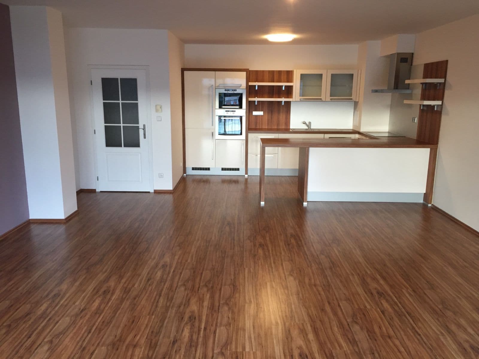1 bedroom with open-plan kitchen flat to rent, 82 m², Na Harfě, Prague, Prague 1 bedroom with open-plan kitchen flat to rent, 82 m², Na Harfě, Prague, Prague