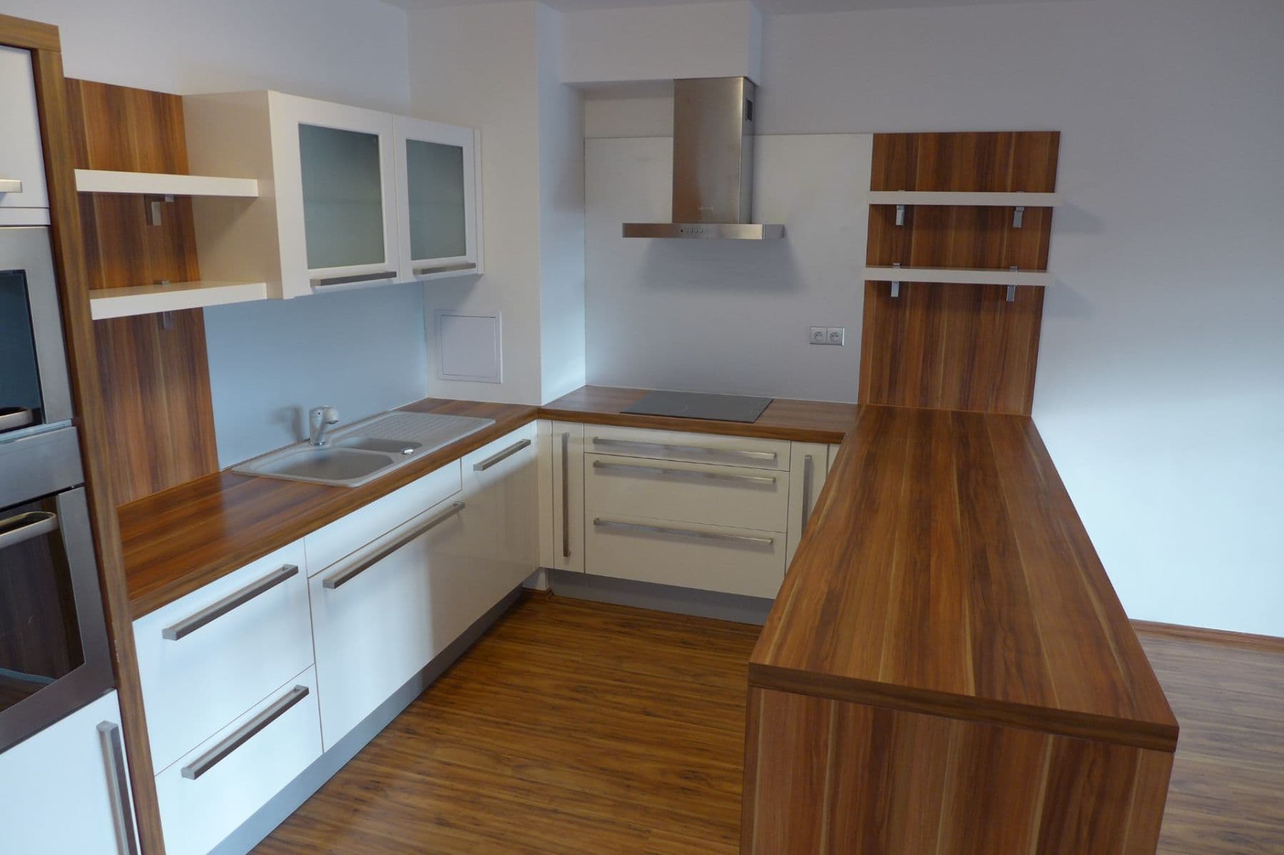 1 bedroom with open-plan kitchen flat to rent, 82 m², Na Harfě, Prague, Prague 1 bedroom with open-plan kitchen flat to rent, 82 m², Na Harfě, Prague, Prague
