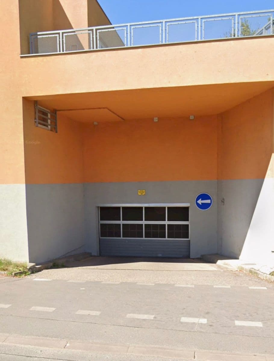 garage to rent, 18 m², Dobronická, Prague, Prague garage to rent, 18 m², Dobronická, Prague, Prague