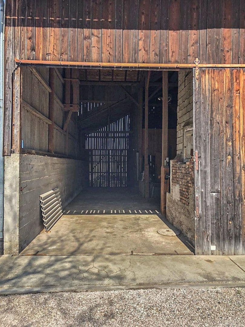 garage to rent, 228 m², Vogtareuth, Bavaria garage to rent, 228 m², Vogtareuth, Bavaria