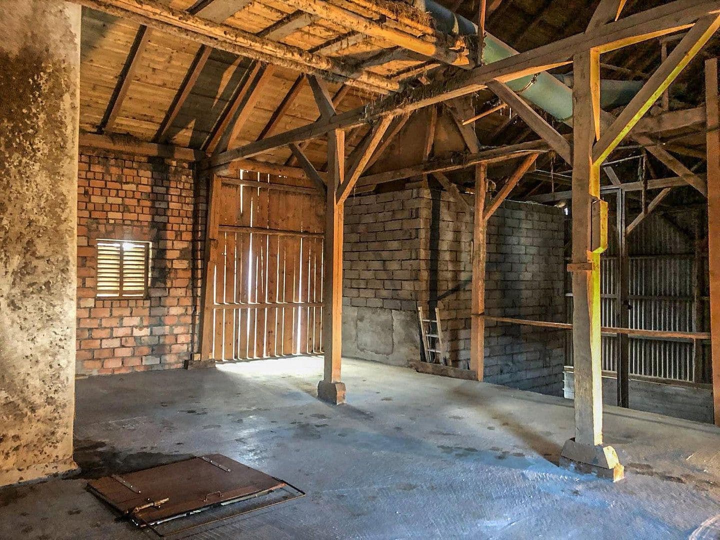 garage to rent, 228 m², Vogtareuth, Bavaria garage to rent, 228 m², Vogtareuth, Bavaria