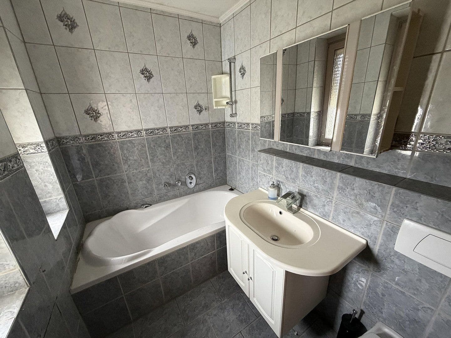 house for sale, 221 m², Nikolausstr. 1, Essen, North Rhine-Westphalia house for sale, 221 m², Nikolausstr. 1, Essen, North Rhine-Westphalia