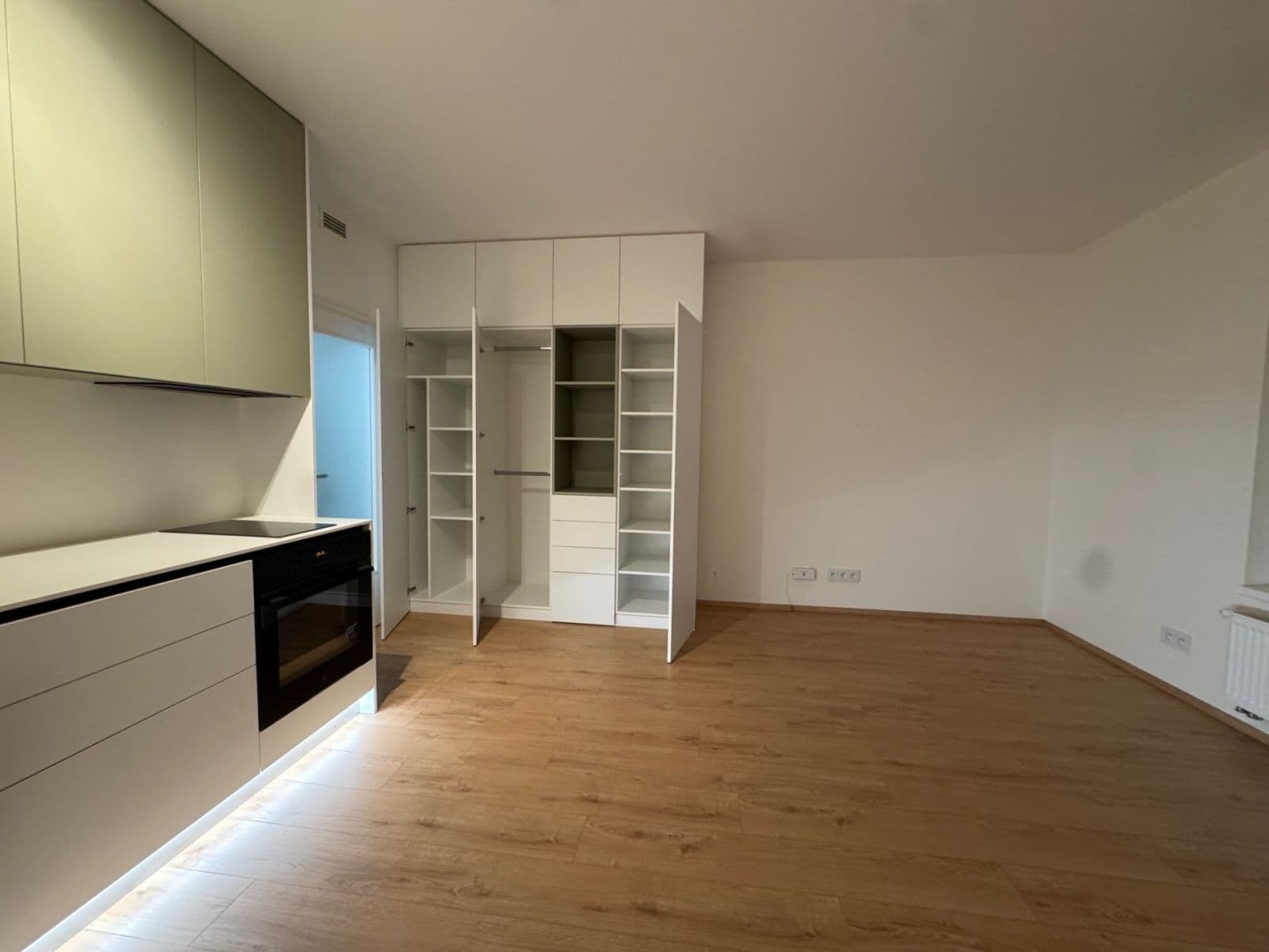 Studio flat to rent, 33 m², Strančická, Prague, Prague Studio flat to rent, 33 m², Strančická, Prague, Prague