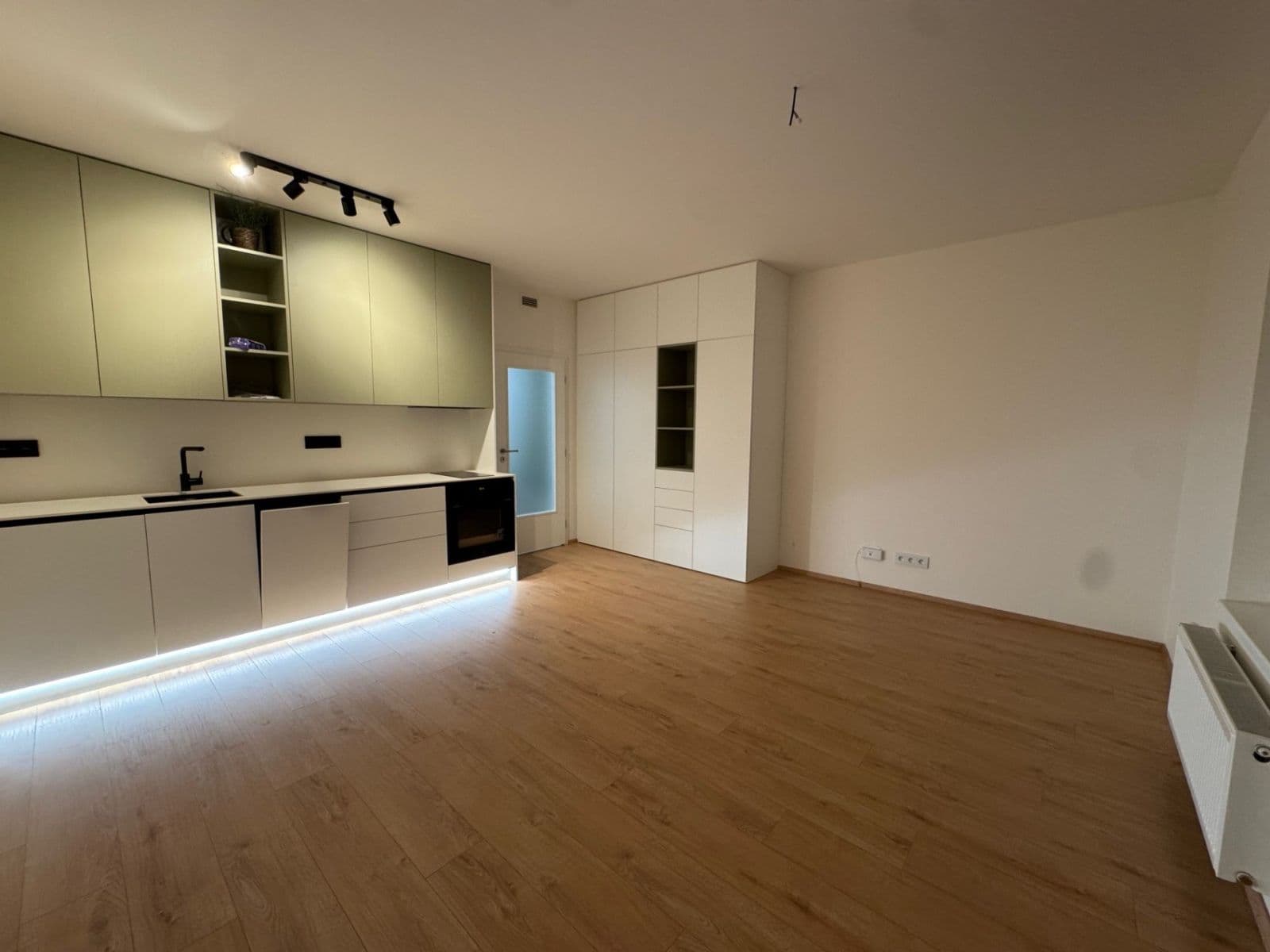 Studio flat to rent, 33 m², Strančická, Prague, Prague Studio flat to rent, 33 m², Strančická, Prague, Prague