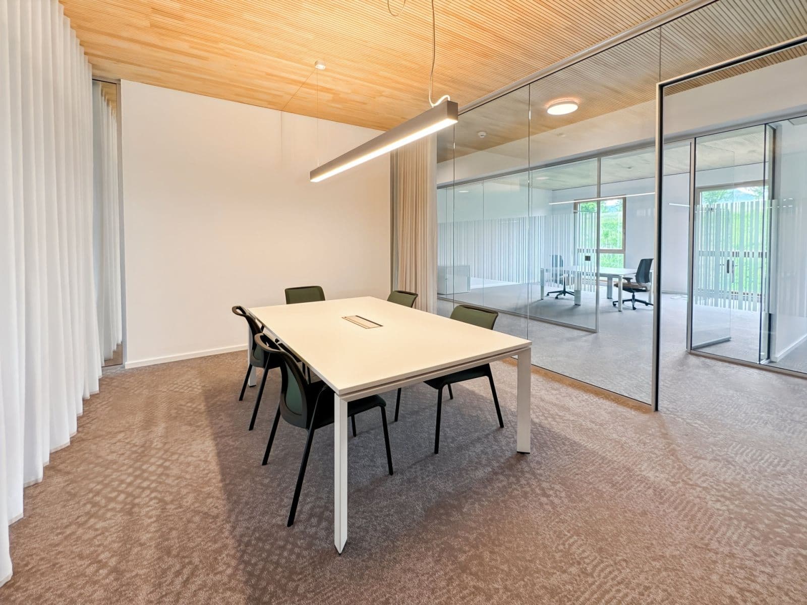office to rent, 600 m², Friedrich-Henning-Straße 17, Metzingen, Baden-Württemberg office to rent, 600 m², Friedrich-Henning-Straße 17, Metzingen, Baden-Württemberg